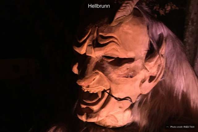 Eine Krampusmaske in der Krampuswelt in Hellbrunn